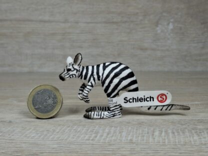 Schleich - 82802 Kängurujunges / Zebrakänguru [Jubiläum 75 Jahre - Nr 1/4] (RAR) (Fähnchen - Sammler)´