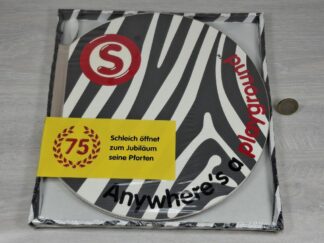 Schleich - 75 Jahre Schleich - Anywhere's a playground, deutsche Ausgabe [Zebrabuch rund Hartcover] (OVP)