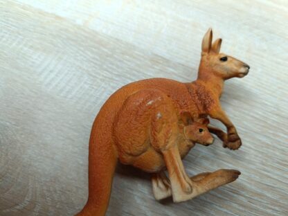 Schleich – 14756 bzw. [Treuefigur] 17022 Känguru – Bild 5