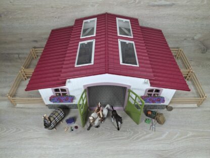 Schleich – 42344 Reiterhof mit Reiterin und Pferden