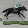Schleich - 42027 Galopper - Rennpferd mit Jockey [Pferdeset – Nr. 2/6] – Bild 6