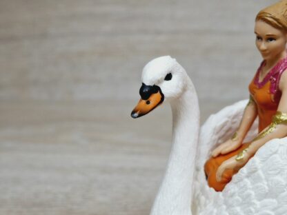 Schleich - 70468 Zarinya mit Schwan – Bild 4