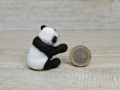 Schleich – 14734 Panda Junges, spielend – Bild 3
