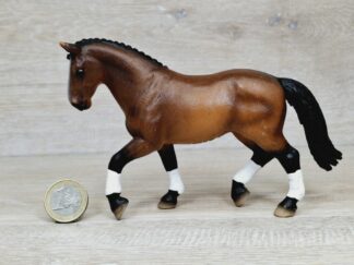 Schleich – 13296 Hannoveraner Stute, Dressur