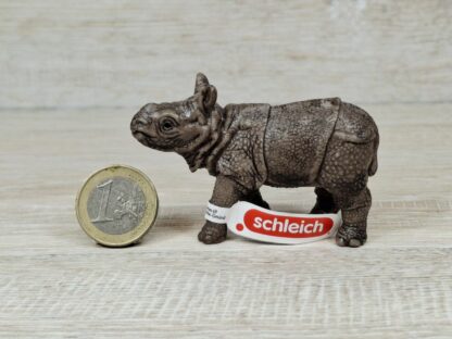 Schleich - 14860 Panzernashorn Baby (Fähnchen)