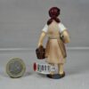 Schleich – 13434 Bäuerin [mit Kuchen und Apfelkorb] (Fähnchen-Sammler)´ – Bild 2