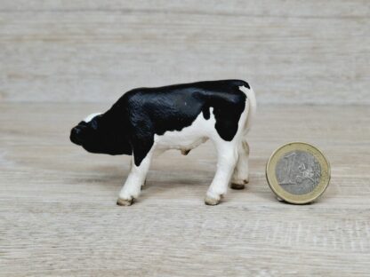 Schleich – 13615 Kalb Schwarzbunt, saugend – Bild 3