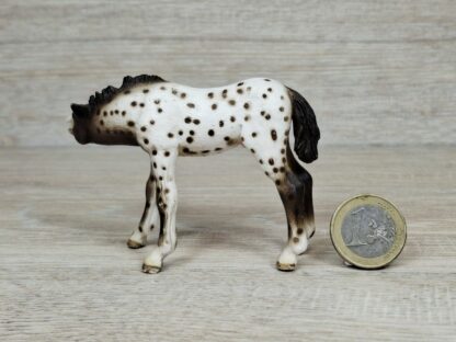 Schleich - 13619 Knabstrupper Fohlen, saugend – Bild 3