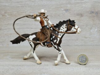 Schleich - 70303 Cowboy mit Lasso auf Pferd