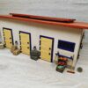 Schleich - 40164 Pferdestall [Holz Stall] mit Futterset 42105 – Bild 2