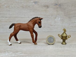 Schleich – 82953 Trakehner mit Pokal