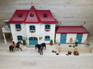 Schleich – 42416 Großer Pferdehof mit Wohnhaus und Stall