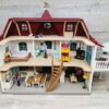Schleich – 42416 Großer Pferdehof mit Wohnhaus und Stall [Quarter-Horse-Wallach + [Hannoveraner Hengst] – Bild 14