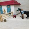 Schleich – 42416 Großer Pferdehof mit Wohnhaus und Stall [Quarter-Horse-Wallach + [Hannoveraner Hengst] – Bild 25