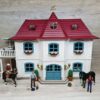 Schleich – 42416 Großer Pferdehof mit Wohnhaus und Stall [Quarter-Horse-Wallach + [Hannoveraner Hengst] – Bild 8