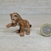 Schleich - 14377 Löwenjunges, spielend – Bild 2