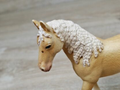 Schleich - 13911 Achal Tekkiner Hengst – Bild 3