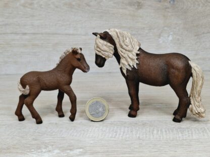 Schleich – 42363 Reiterin mit Island Ponys – Bild 5