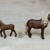 Schleich – 42363 Reiterin mit Island Ponys – Bild 6