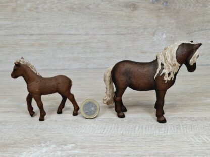 Schleich – 42363 Reiterin mit Island Ponys – Bild 6