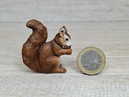 Schleich - 14252 Eichhörnchen, fressend