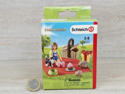 Schleich - 42426 Geburtstagspicknick [Mädchen mit Igel und Katze] (mit OVP)