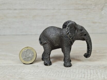 Schleich - Mc-D. Afrikanisches Elefantenbaby – Bild 2