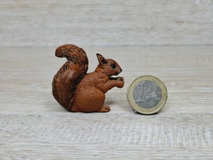 Schleich - 14684 Eichhörnchen, fressend