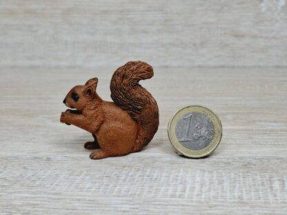 Schleich - 14684 Eichhörnchen, fressend – Bild 2