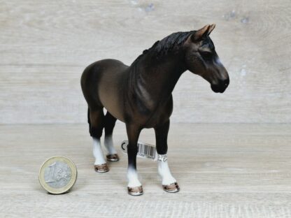 Schleich - 13649 Hannoveraner Hengst (Fähnchen-Sammler)´ – Bild 2