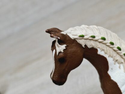 Schleich – 13838 Araberpinto Stute (Fähnchen-Sammler)´ – Bild 3