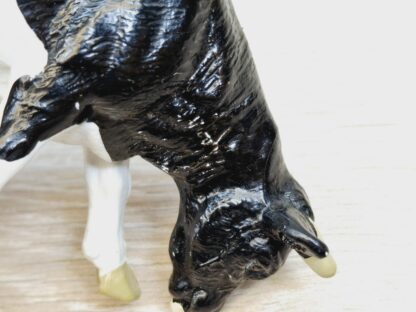 Schleich – 13207 Kuh schwarz/weiss, grasend [Schwarzbunt] – Bild 4