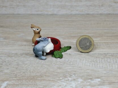 Schleich - 13725 Kaninchenjungen mit Napf – Bild 3