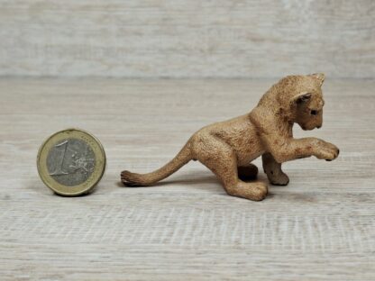 Schleich - 14377 Löwenjunges, spielend – Bild 2
