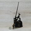 Schleich - 70032 Schwarzer Ritter auf Pferd [Lanzenreiter] [Variante gold geringelt] – Bild 3