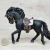 Schleich – 42707 Pura Raza Española Hengst mit Accessoires
