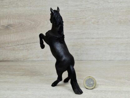Schleich - 13624 Mustang Hengst, schwarz, steigend – Bild 3