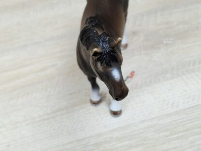 Schleich - 13649 Hannoveraner Hengst (Fähnchen-Sammler)´ – Bild 4