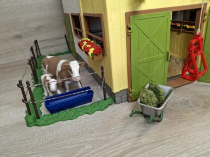 Schleich - 42333 Großer Bauernhof mit Tieren und Zubehör + 10 Extras – Bild 3