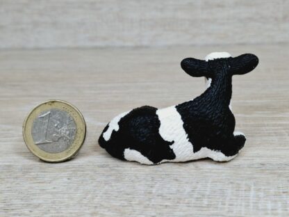 Schleich – 13639 Kalb Schwarzbunt, liegend – Bild 2