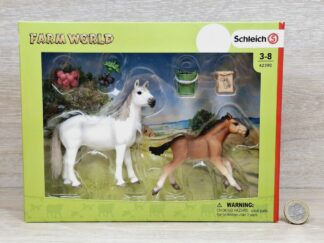 Schleich – 42390 Mustang Stute und Fohlen mit Zubehör (OVP-Sammler)