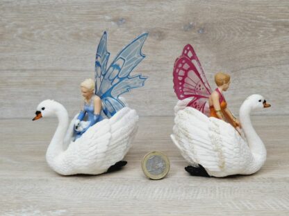 Schleich - Feen Schwestern mit Schwänen [Reitschwan] – Bild 2