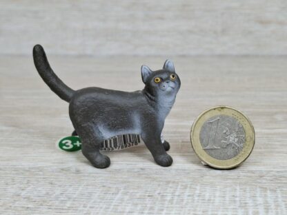 Schleich – 13973 Britische Kurzhaar Katze (Fähnchen)