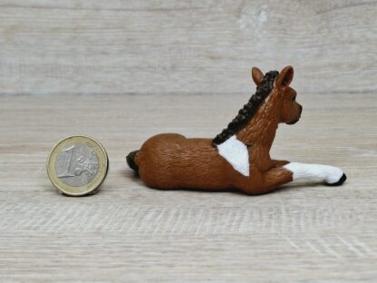 Schleich - Mc-D. Pinto Fohlen, liegend – Bild 2
