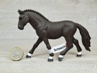 Schleich – 13926 Deutsches Reitpony Wallach (Fähnchen)