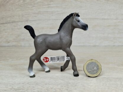 Schleich – 13957 Cheval de Selle Francais Fohlen (Fähnchen)