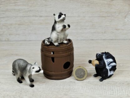 Schleich - 42596 Spielspaß um die Nuss [Waschbär + Stinktier] – Bild 2