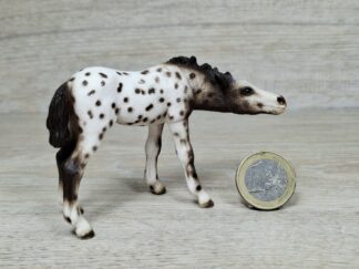 Schleich – 13619 Knabstrupper Fohlen, saugend