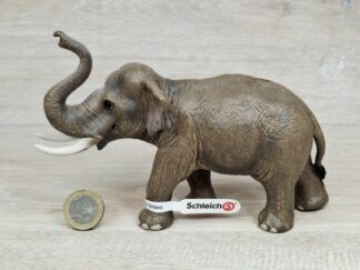 Schleich - 14653 Asiatischer Elefantenbulle (Fähnchen-Sammler)