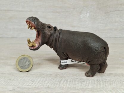 Schleich – 18183 Flusspferd [Treuefigur] (Fähnchen-Sammler)
